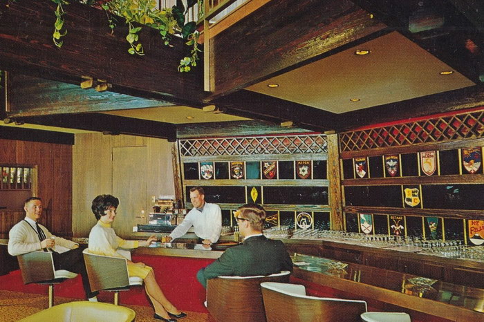 Bellaire 1950s-60s COCKTAILS ANYONE Great Interior View at SHANTY CREEK